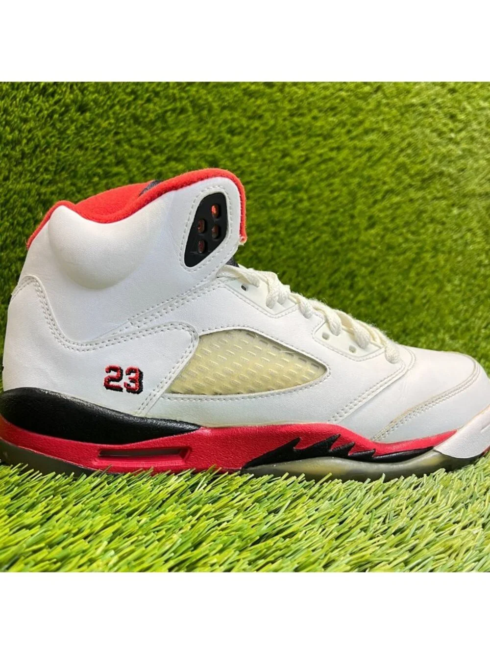 Nike Air Jordan 5 Retro Boys Size 7Y White Athletic Basketball Shoes Sneakers